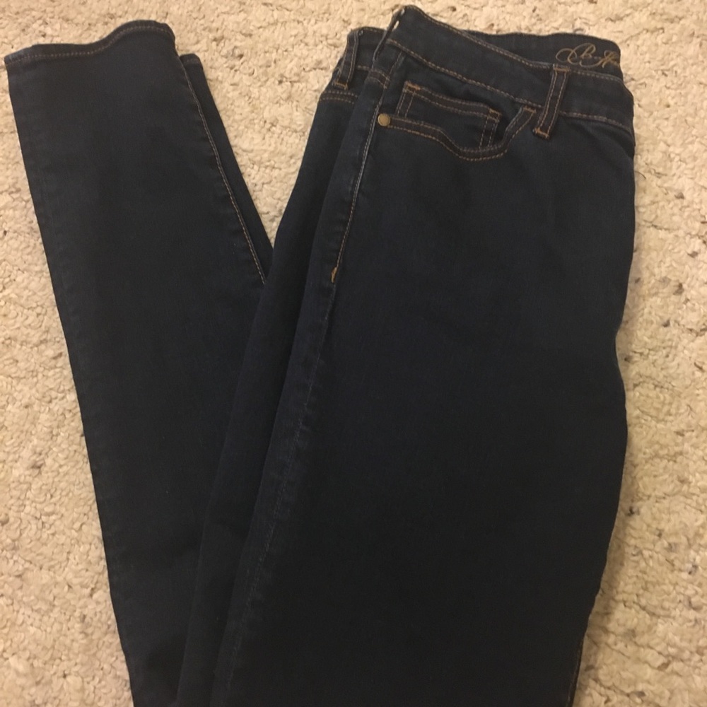 Like new dark wash skinny jeans